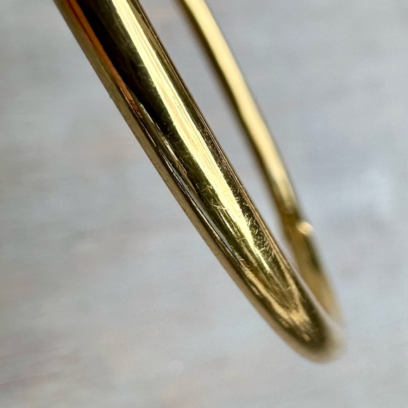 Kate Spade Gold ‘Unwanted Visitor’ Bangle Bracelet - Picture 10 of 12